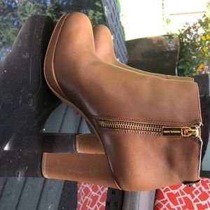 Michael Kors Original Boots. Size 5.5, 5 inch heel